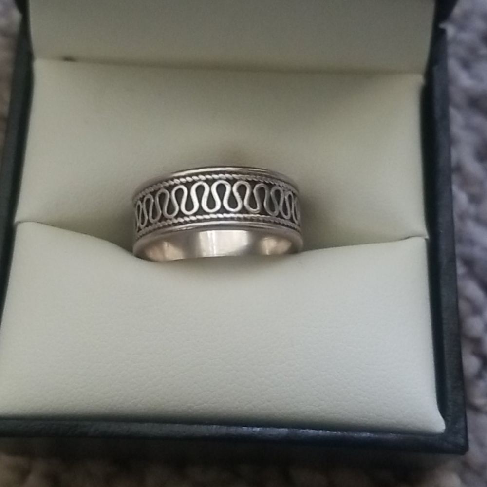 Jewelry - Picture 2 of 4